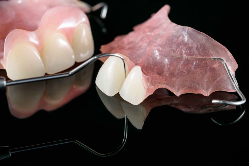 05 Temporary or removable dental prostheses together with dentist's instruments